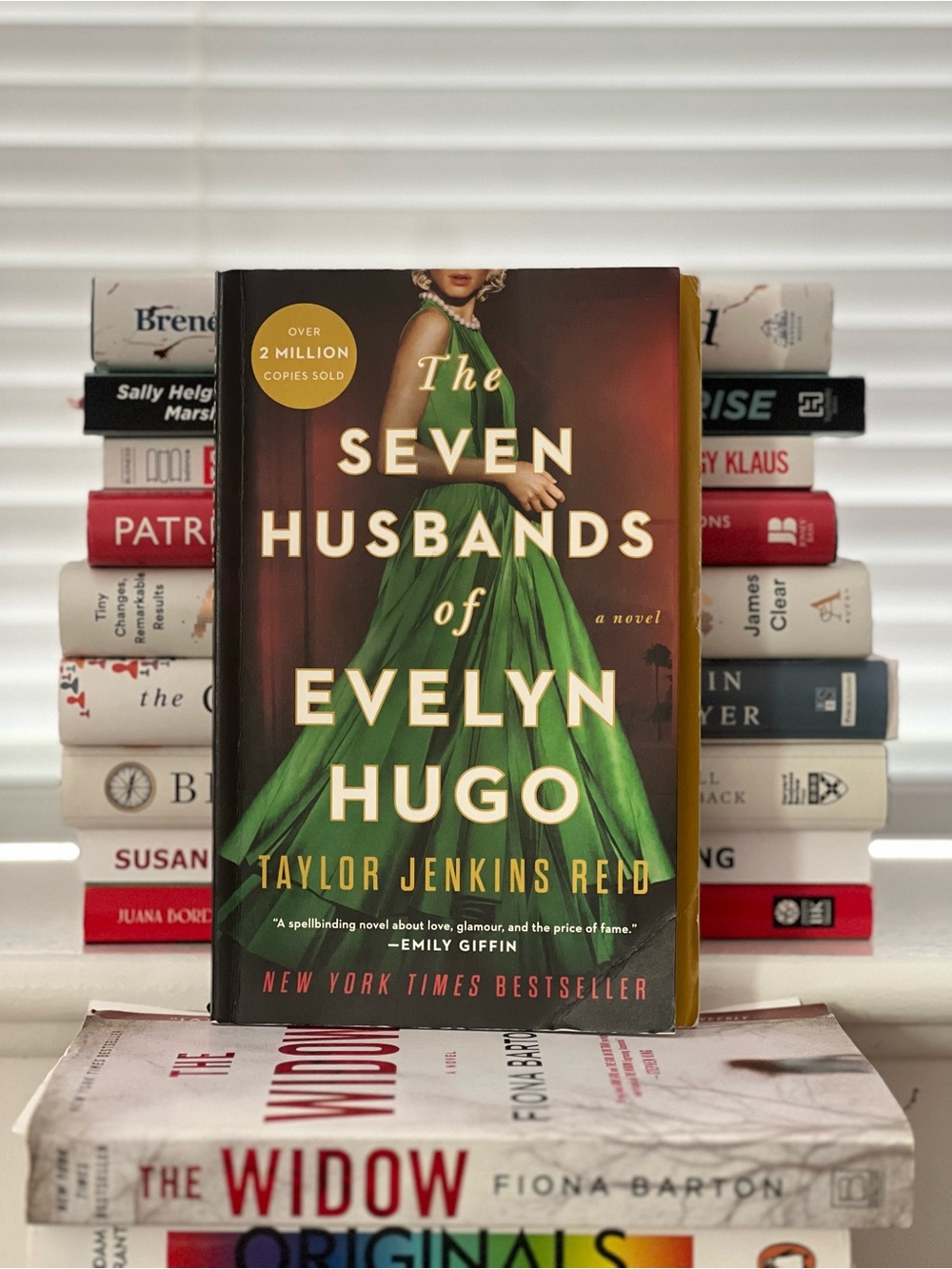 The Seven Husbands of Evelyn Hugo by Taylor Jenkins Reid - Paperback Book GUC